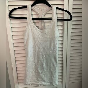 White lululemon tank top